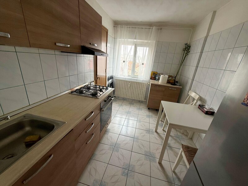 Piata Alba Iulia-Decebal, strada Caloian Judetul